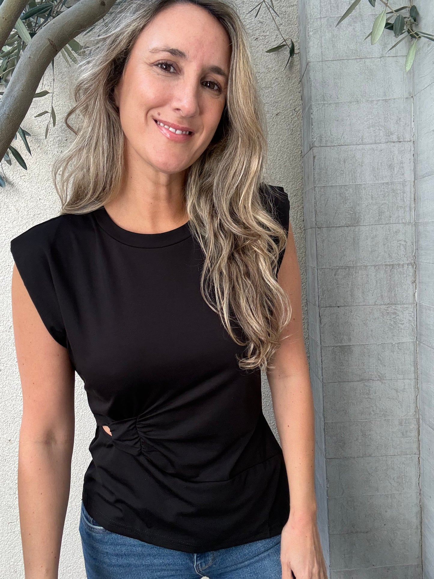 Polera desigual negra