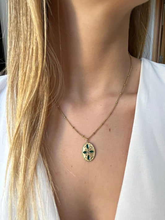 Collar amuleto belen