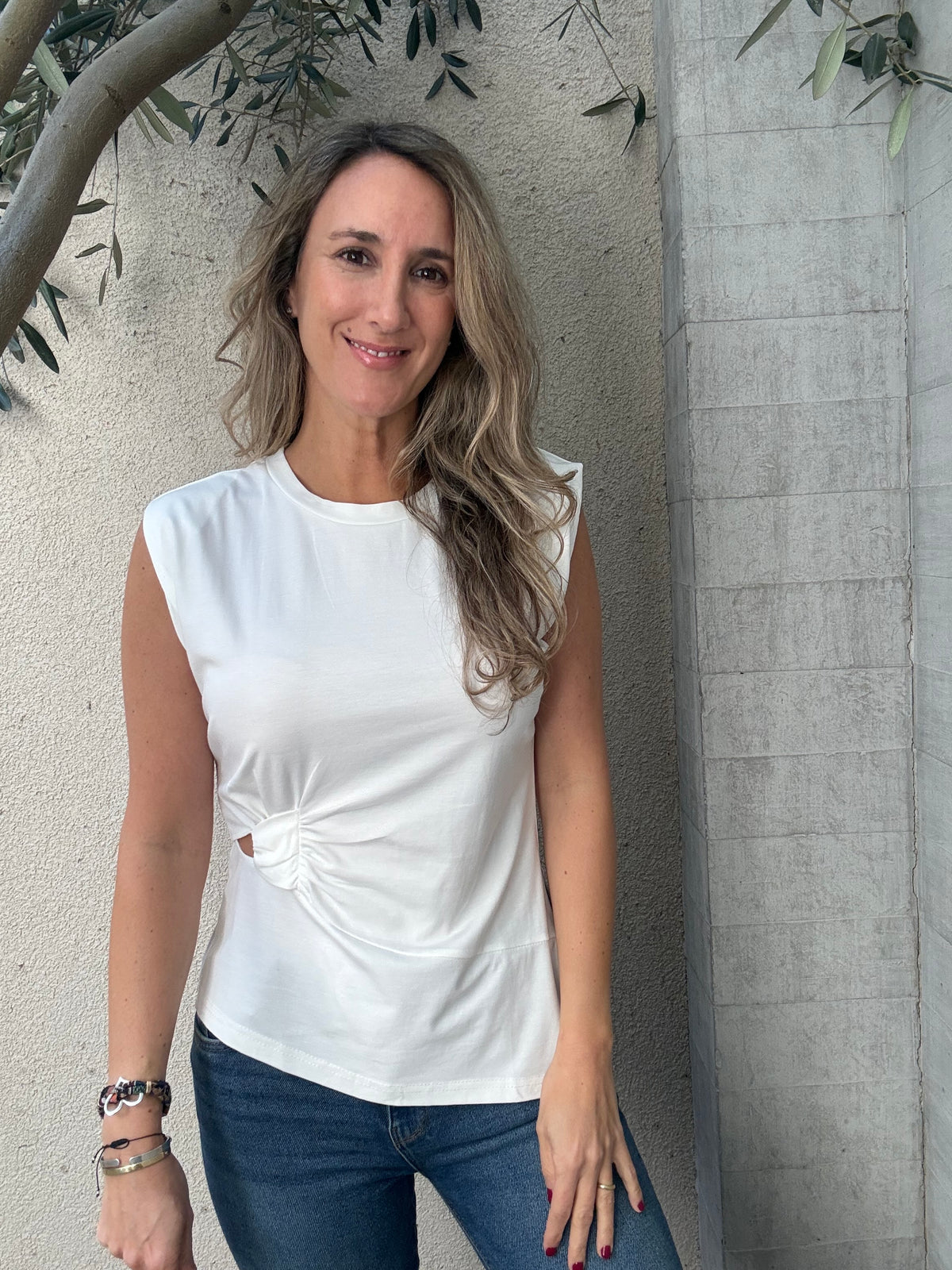 Polera desigual blanca