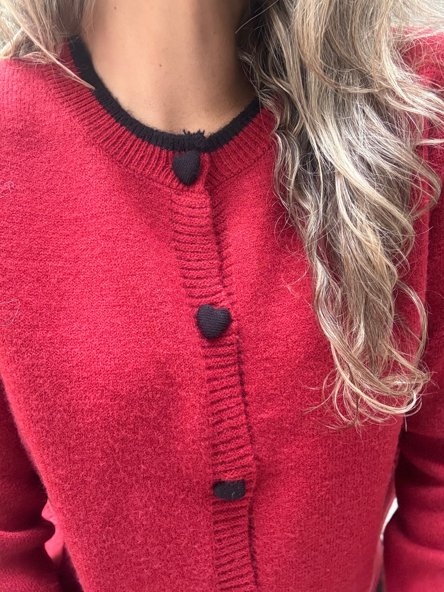 Sweater corazón rojo