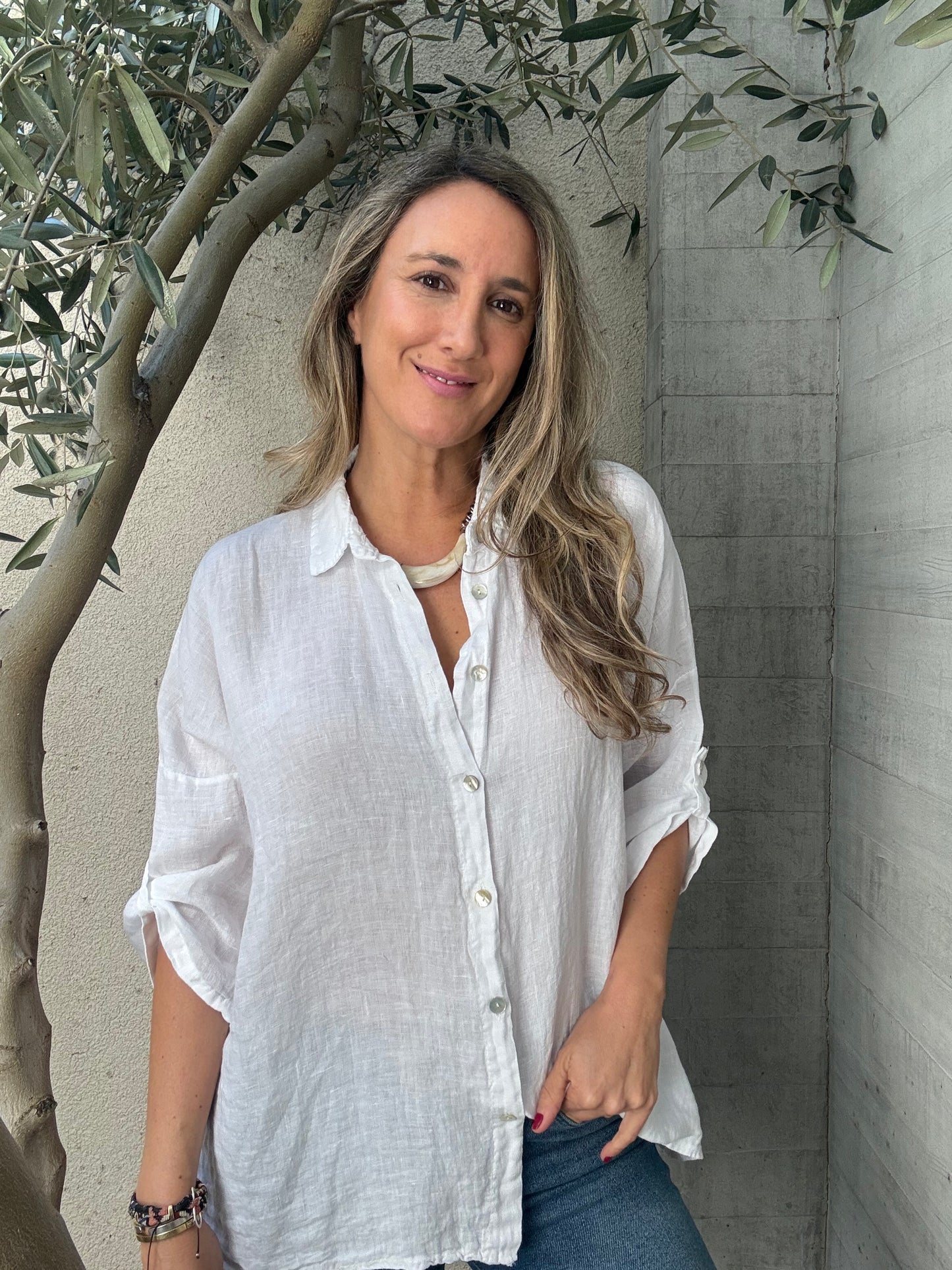 Blusa clásica 100% lino blanco