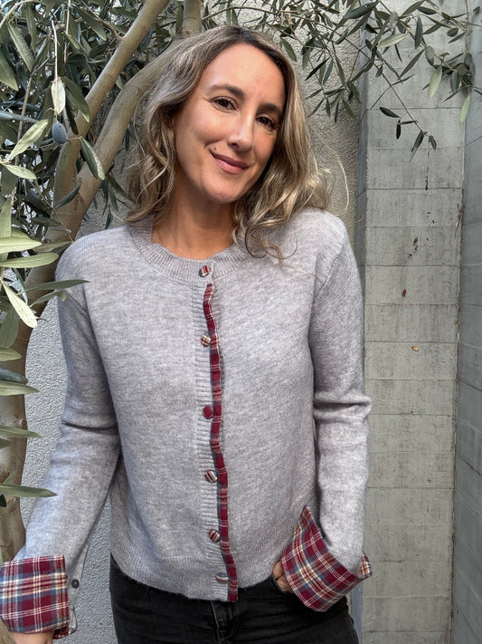 Sweater escocés gris