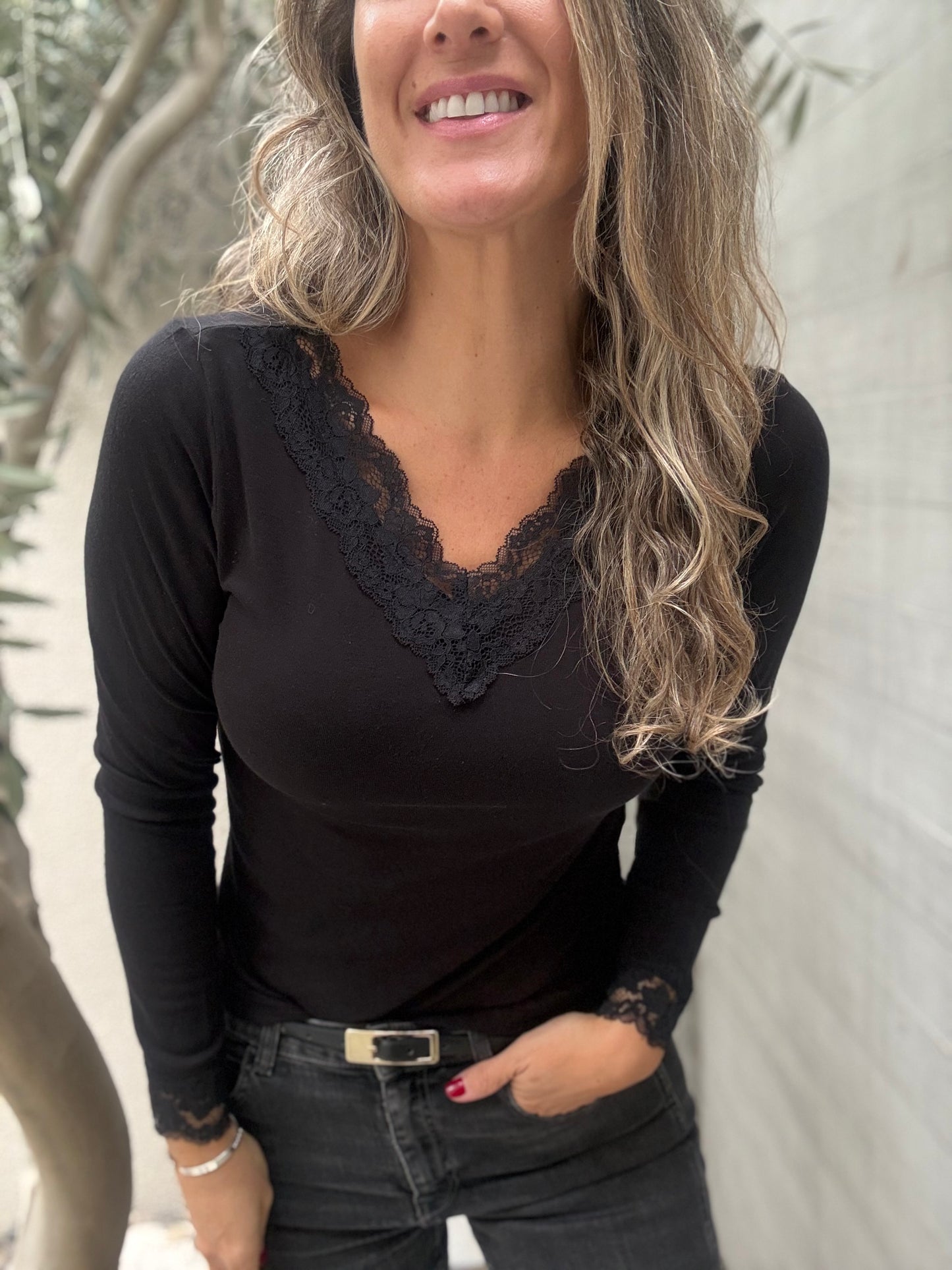 Polera Algodón encaje negro